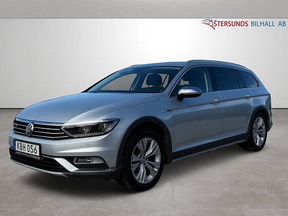 Volkswagen Passat Alltrack 3 of 5