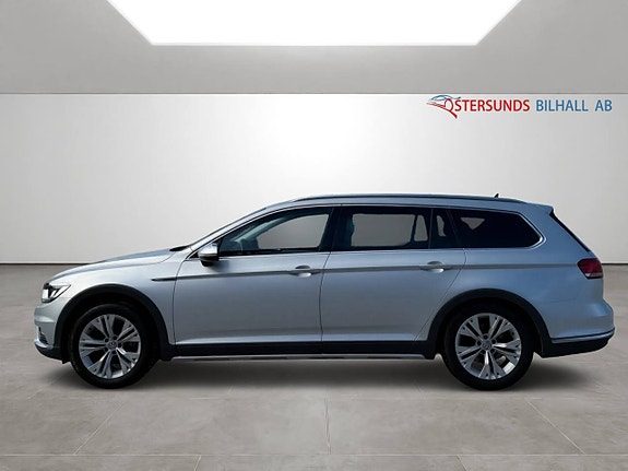 Volkswagen Passat Alltrack 4 of 5