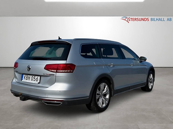 Volkswagen Passat Alltrack 7 of 12