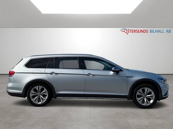 Volkswagen Passat Alltrack 6 of 12