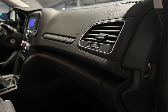 Renault Megane 13 of 16