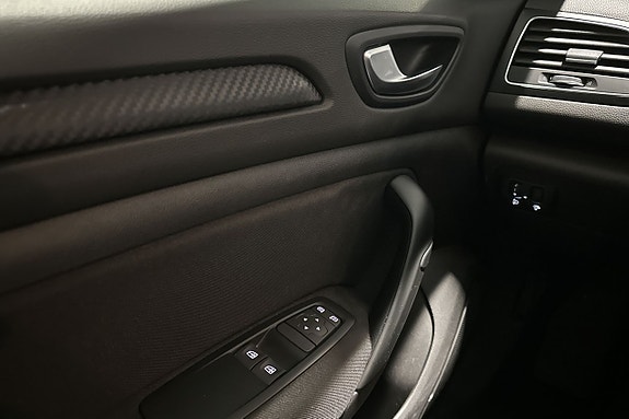 Renault Megane 11 of 16