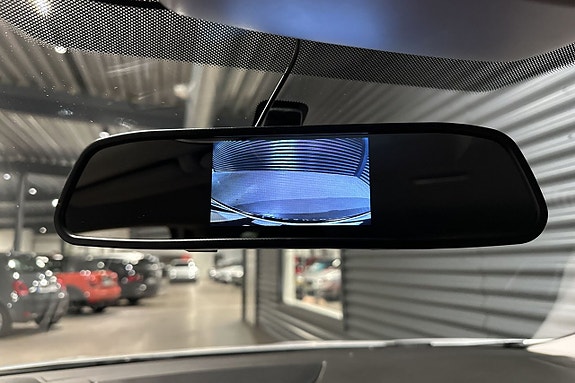 Renault Megane 12 of 16