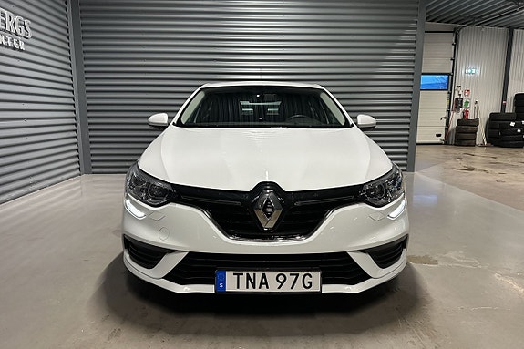 Renault Megane 2 of 16