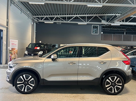 Volvo XC40 7 of 23