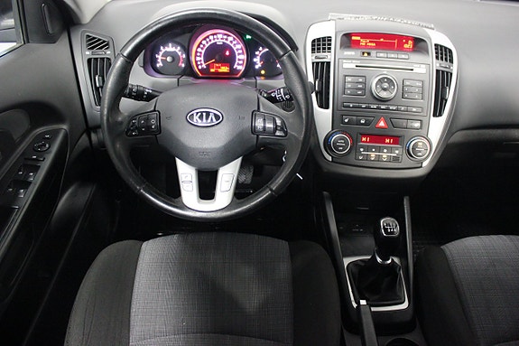 Kia Ceed 13 of 17