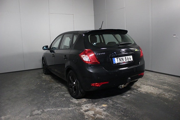 Kia Ceed 3 of 17
