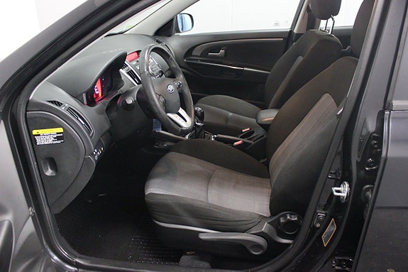 Kia Ceed 8 of 17