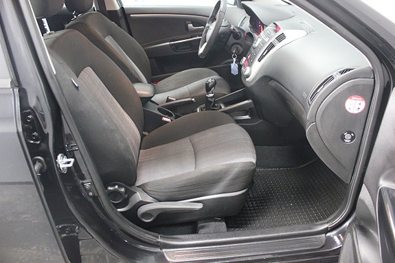 Kia Ceed 9 of 17