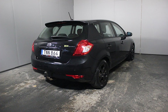 Kia Ceed 4 of 17