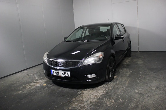 Kia Ceed 2 of 17