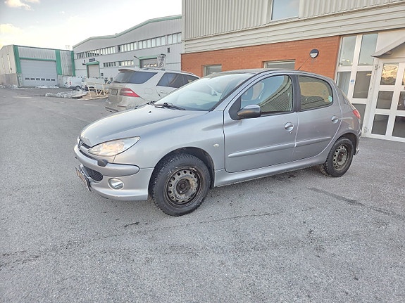 Peugeot 206 2 of 5