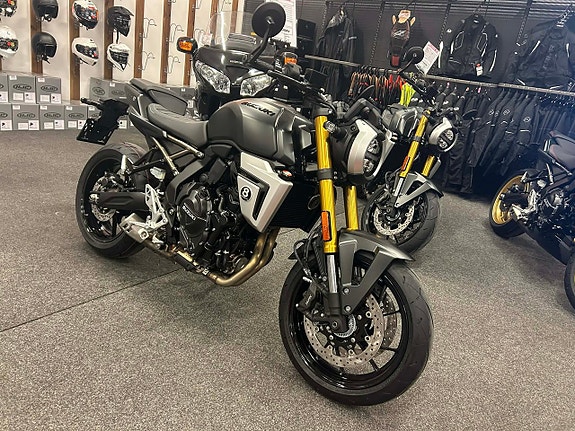 Suzuki GSX-8T 2 of 5