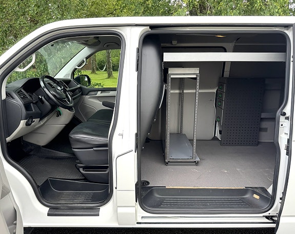 Volkswagen Transporter 9 of 22