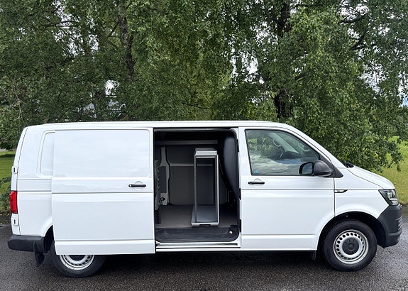 Volkswagen Transporter 3 of 5