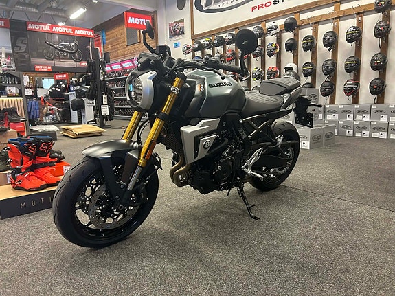 Suzuki GSX-8T 3 of 5