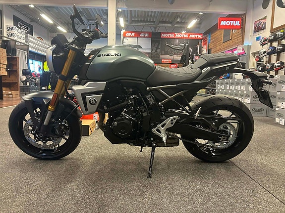 Suzuki GSX-8T 4 of 5