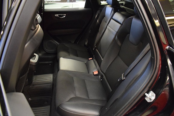 Volvo XC60 10 of 22