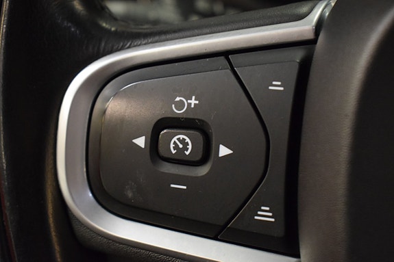 Volvo XC60 11 of 22