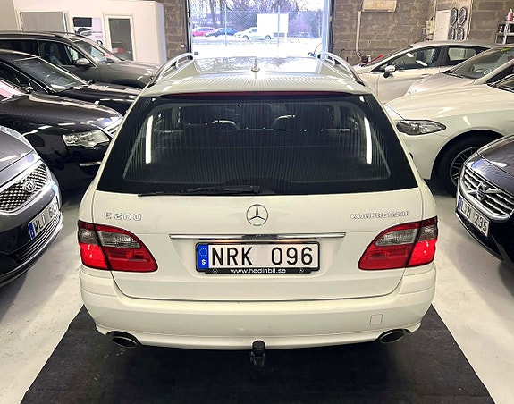 Mercedes-Benz E200 8 of 23