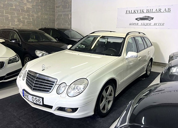 Mercedes-Benz E200 2 of 5