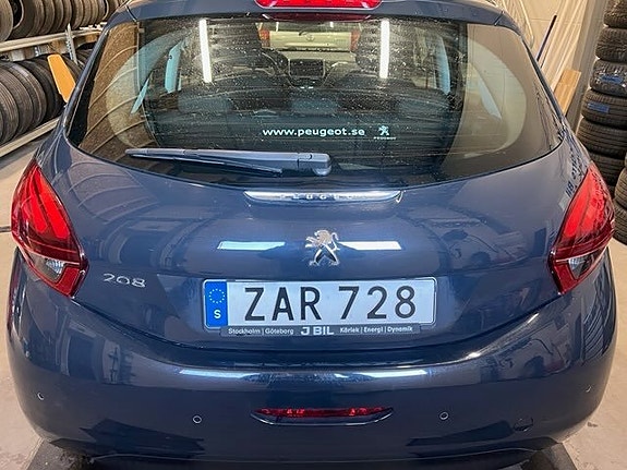 Peugeot 208 5 of 12