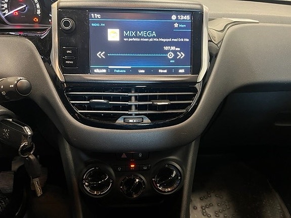 Peugeot 208 10 of 12