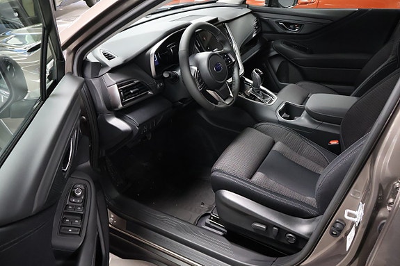 Subaru Outback 2 of 4