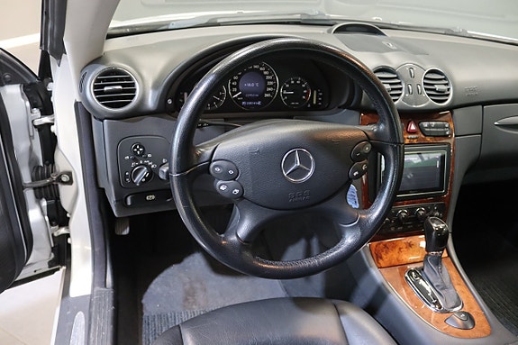 Mercedes-Benz CLK200 19 of 23