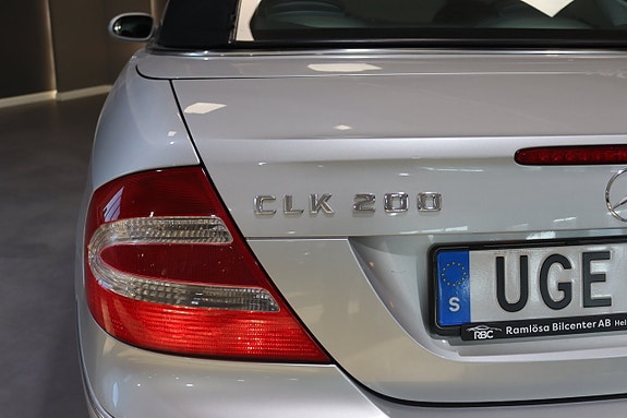 Mercedes-Benz CLK200 12 of 23