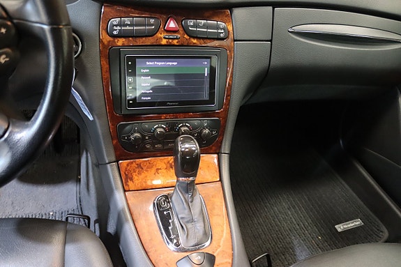 Mercedes-Benz CLK200 20 of 23