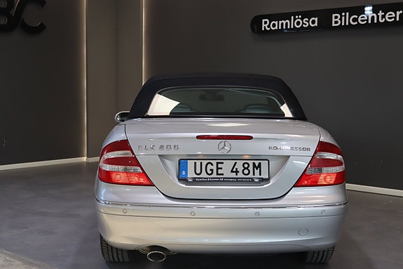 Mercedes-Benz CLK200 13 of 23