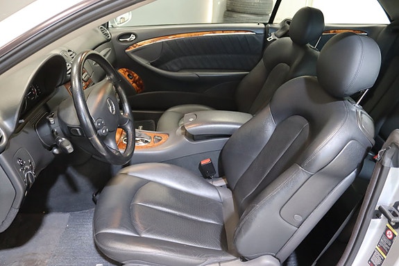 Mercedes-Benz CLK200 16 of 23