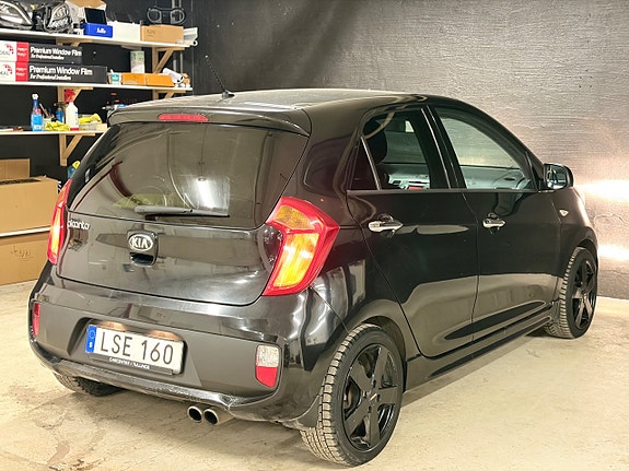 Kia Picanto 7 of 14