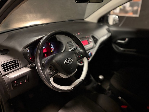 Kia Picanto 10 of 14