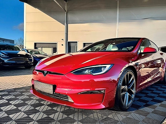 Tesla Model S 5 of 5