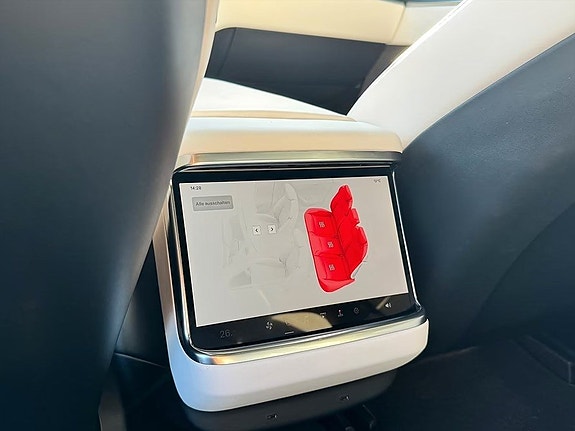 Tesla Model S 13 of 16