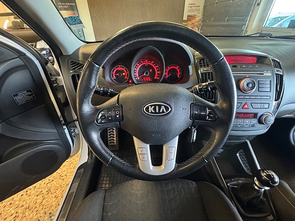 Kia ProCeed 9 of 17