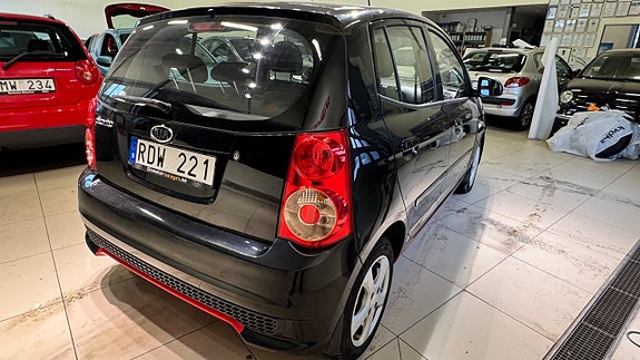 Kia Picanto 15 of 15