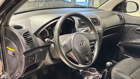 Kia Picanto 6 of 15