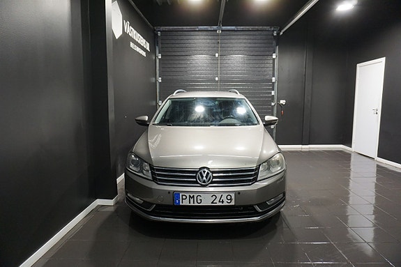 Volkswagen Passat 2 of 5