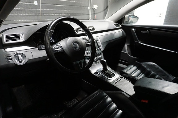 Volkswagen Passat 13 of 22