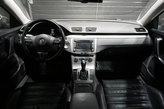 Volkswagen Passat 12 of 22
