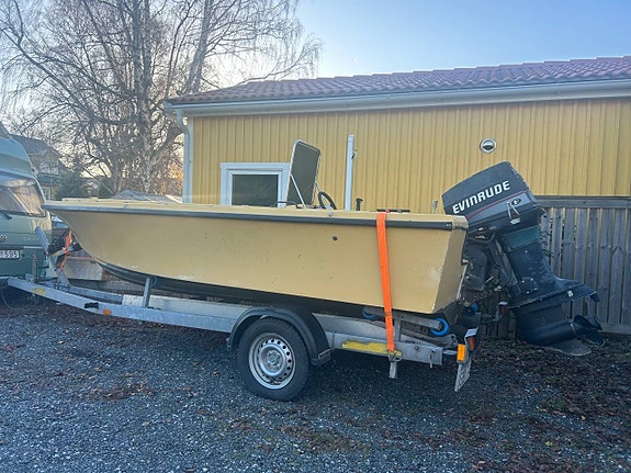 Ockelbo b16 med evinrude 70hk