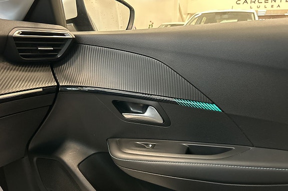 Peugeot 208 24 of 29