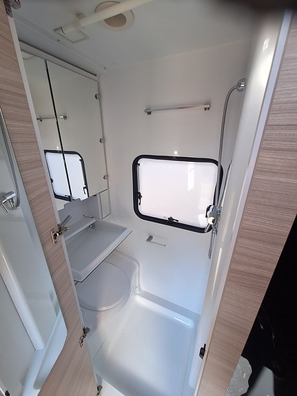 Adria Adria Altea 362 4 of 5