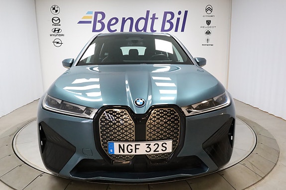 BMW iX 3 of 5