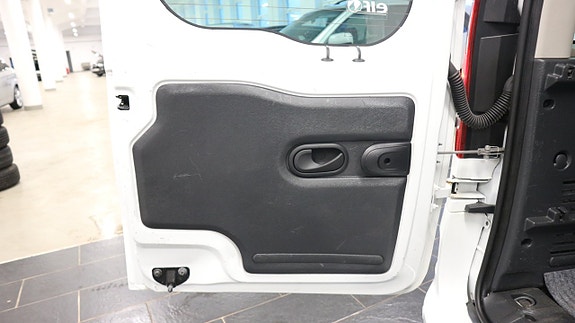 Renault Kangoo Express 25 of 28