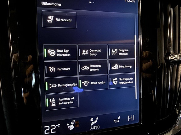 Volvo V90 Cross Country 20 of 24