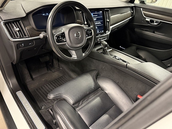 Volvo V90 Cross Country 14 of 24